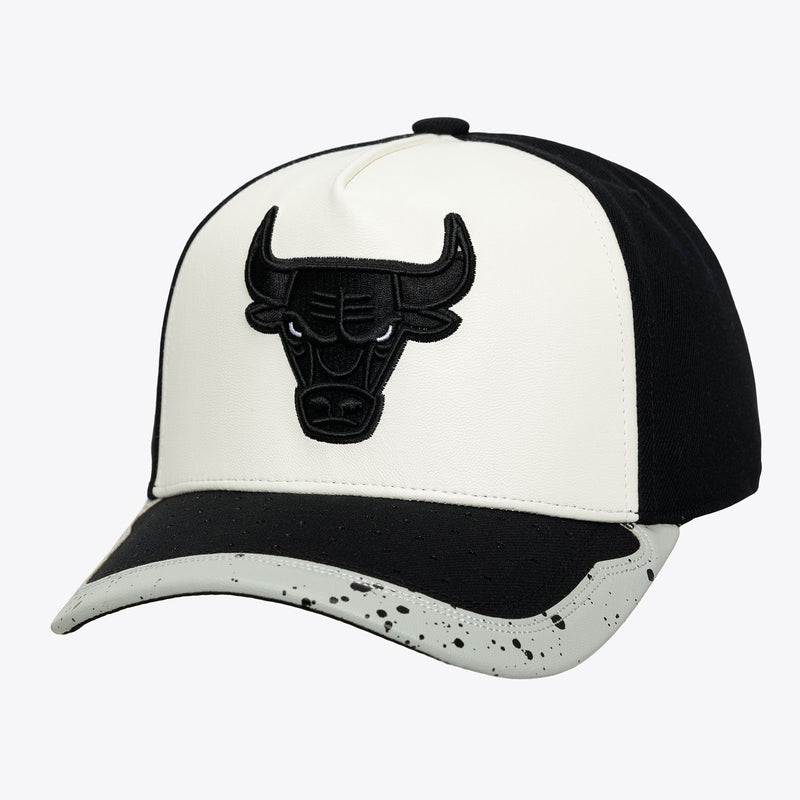 Mitchell & Ness Chicago Bulls White/Black Day One Pro Pinch Snapback Hat