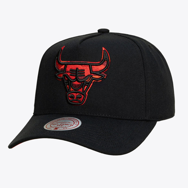 Mitchell & Ness Chicago Bulls Black 404 Club Camo Pro Pinch Snapback Hat