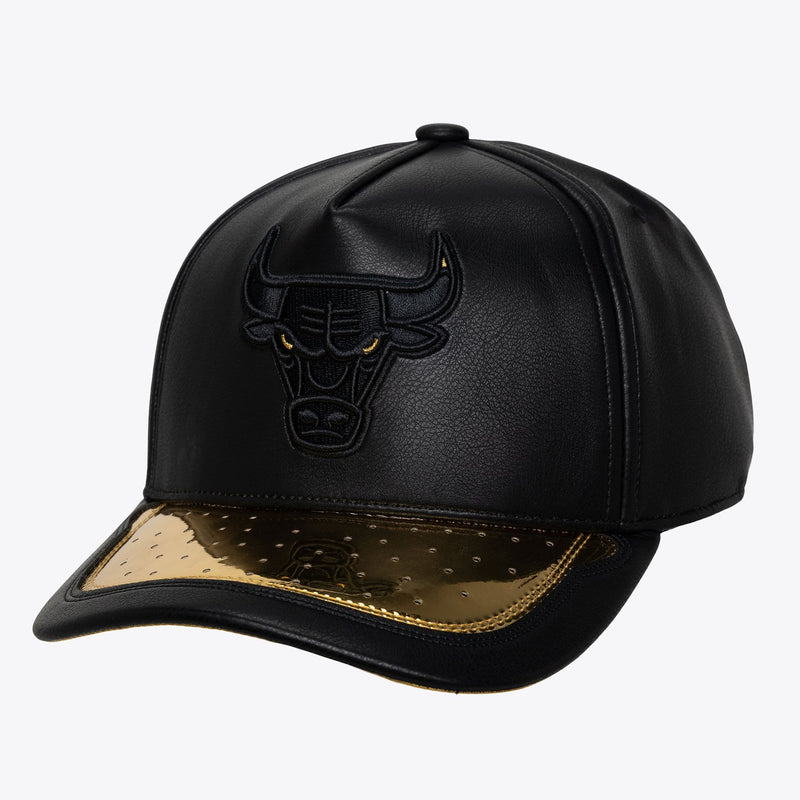 Mitchell & Ness Chicago Bulls Black/Gold Day One Pro Pinch Snapback Hat