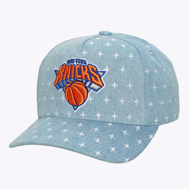 Mitchell & Ness New York Knicks Light Blue Seeing Stars Pro Pinch Snapback Hat