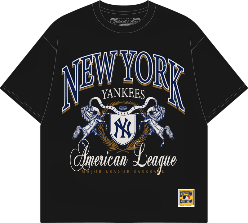 Mitchell & Ness New York Yankees Black Crest Classic T-Shirt