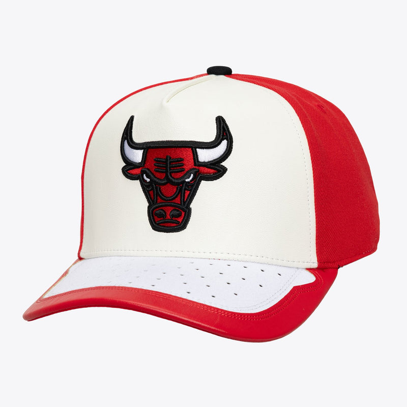 Mitchell & Ness Chicago Bulls White/Red Day One Pro Pinch Snapback Hat