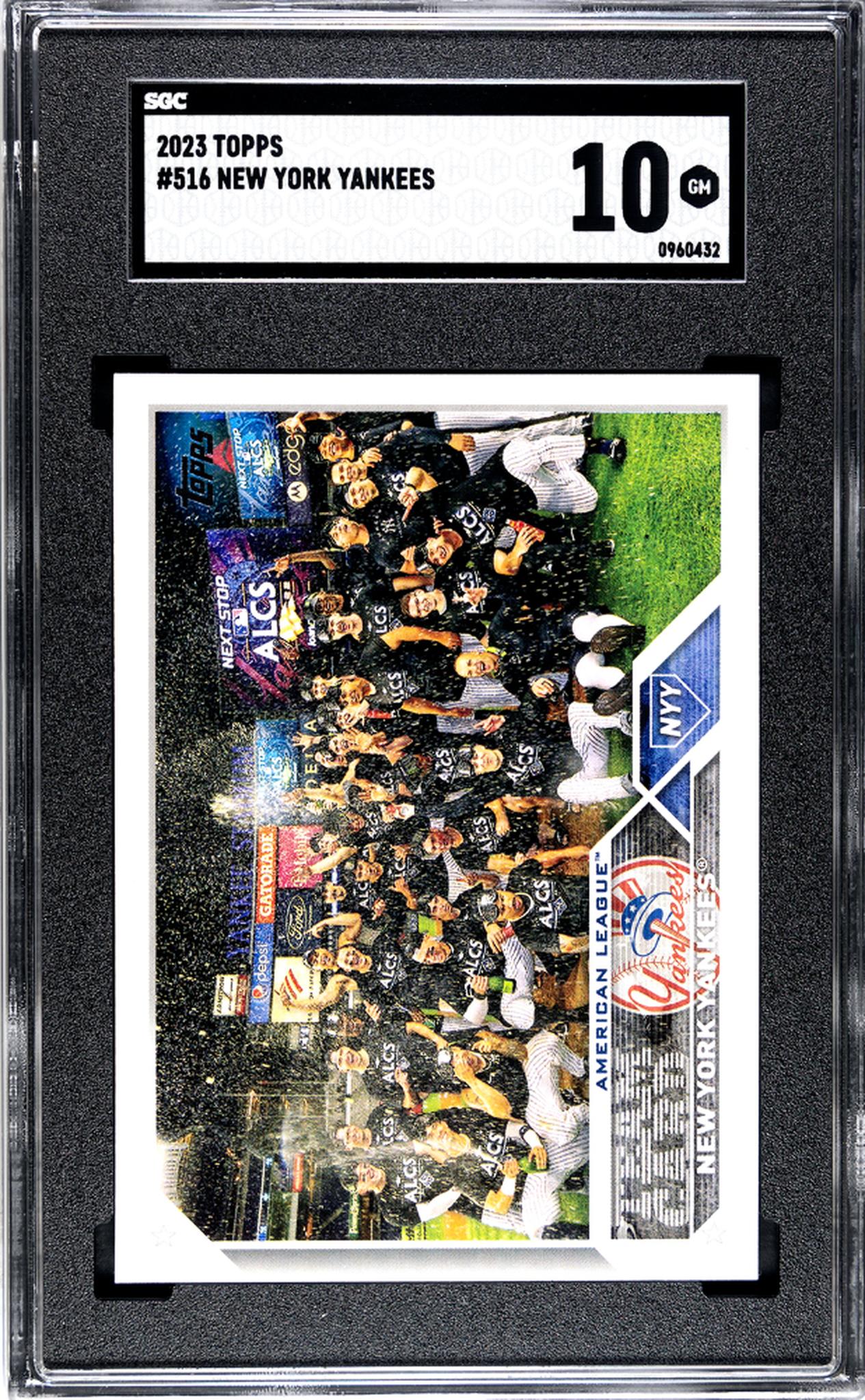 2023 Topps #516 New York Yankees SGC 10