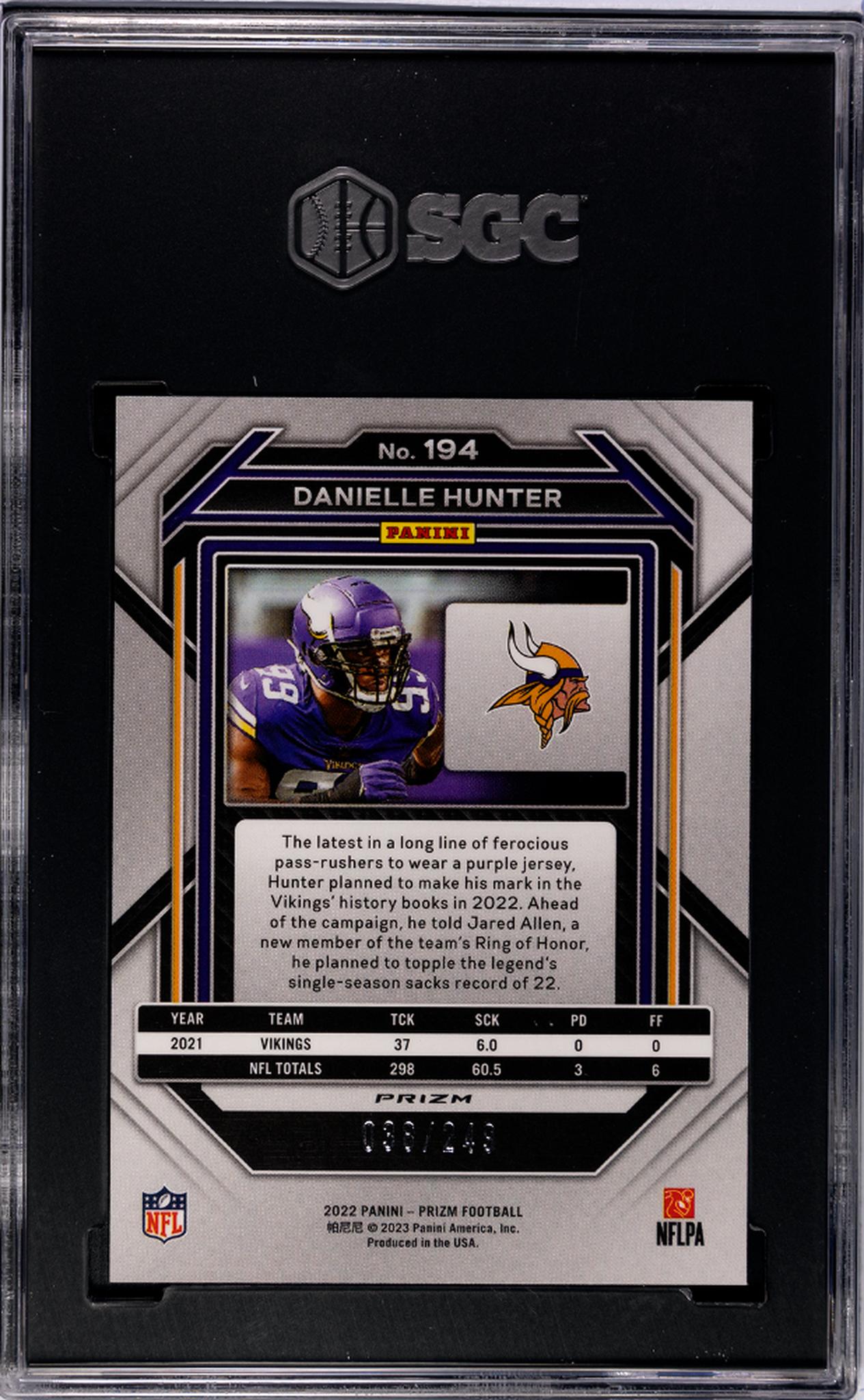 2022 Prizm #194 Danielle Hunter Orange Prizm /249 SGC 9