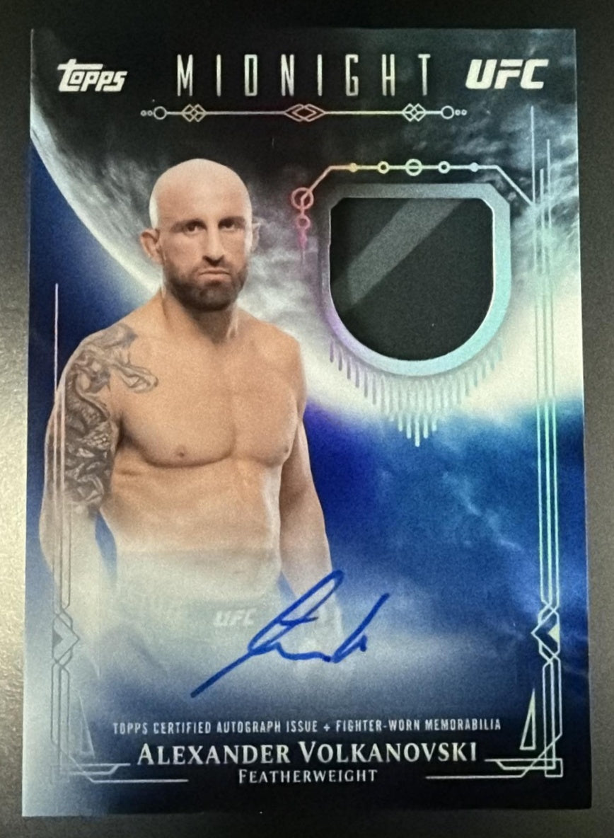 2026 Topps Midnight VRA-AV Alexander Volkanovski Match-Used Patch Auto SSP