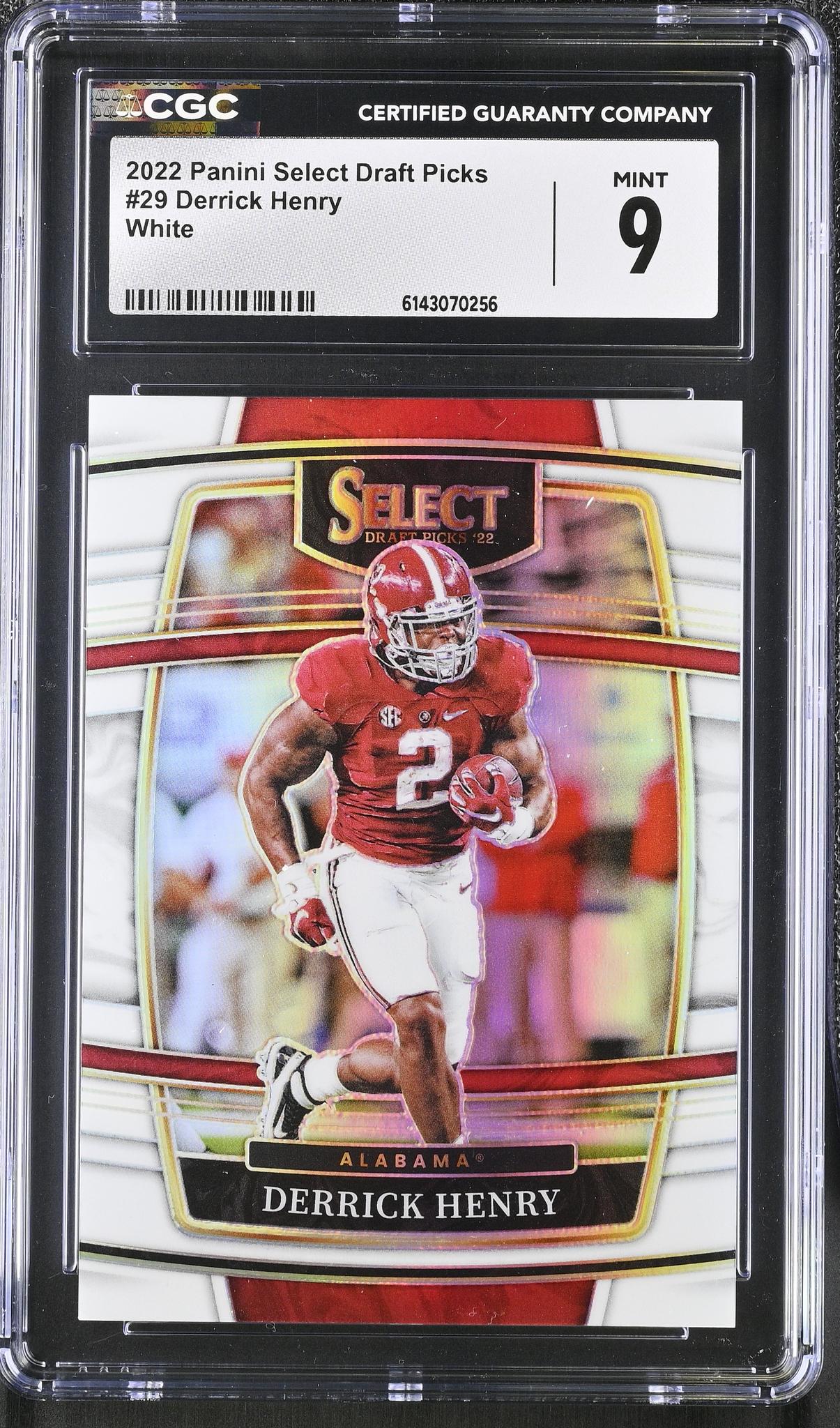 2022 Select #29 Derrick Henry Prizm /35 CGC 9