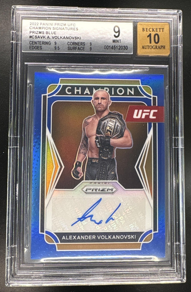 2022 Panini Prizm UFC Champion Signatures Blue Prizm Alexander Volkanovski #CSAVK /49 BGS 9