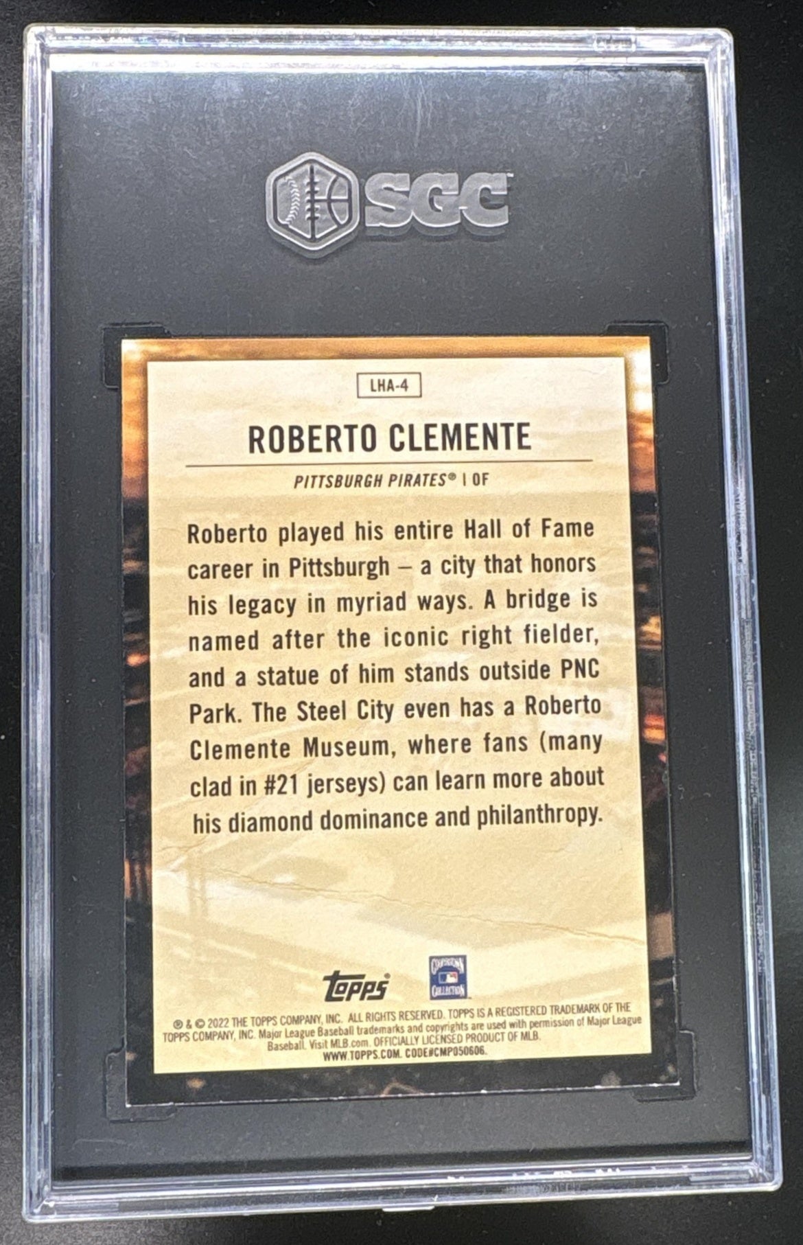 2022 Topps Roberto Clemente Legendary Home Field Advantage SSP SGC 8.5