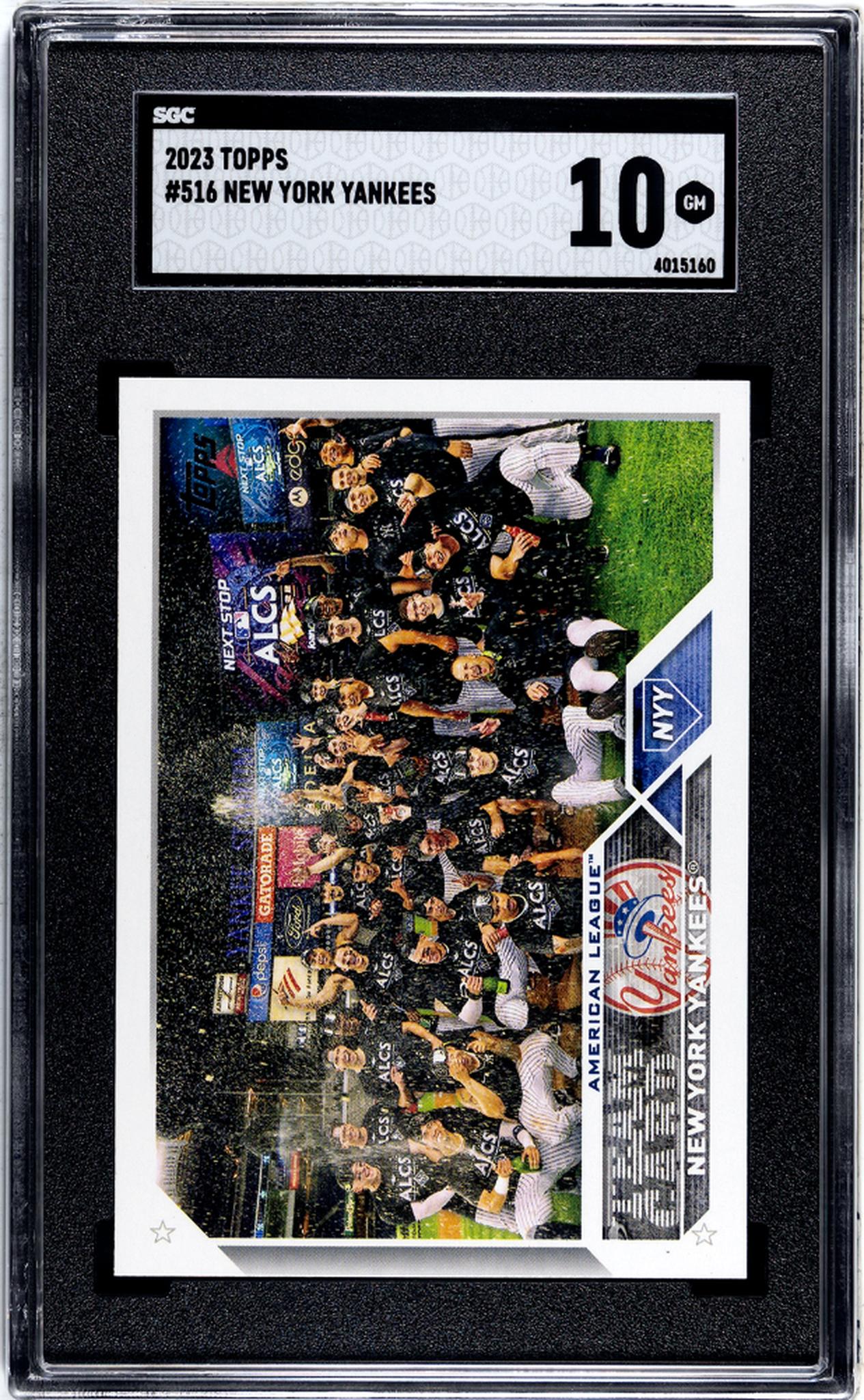 2023 Topps #516 New York Yankees SGC 10