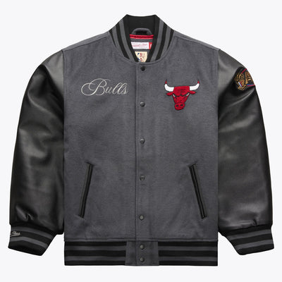 Mitchell & Ness Chicago Bulls Gray/Black Legacy Made Varsity Full-Snap Jacket
