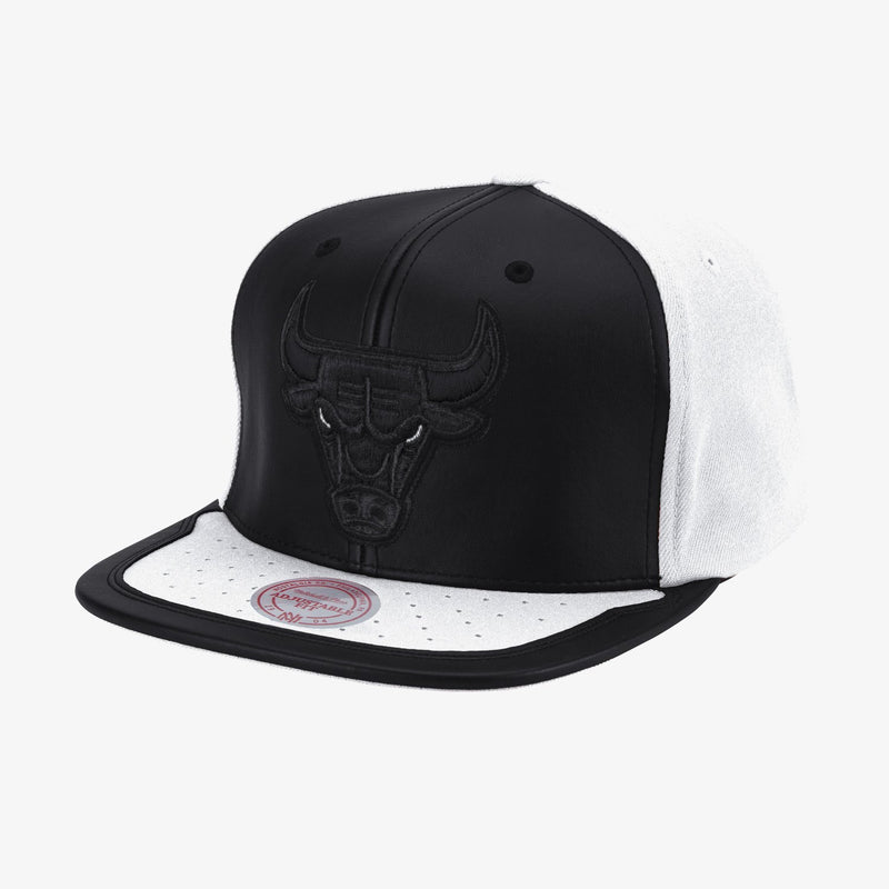 Mitchell & Ness Chicago Bulls Black Day One Snapback Hat