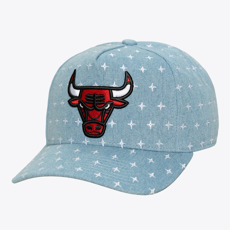 Mitchell & Ness Chicago Bulls Light Blue Seeing Stars Pro Pinch Snapback Hat