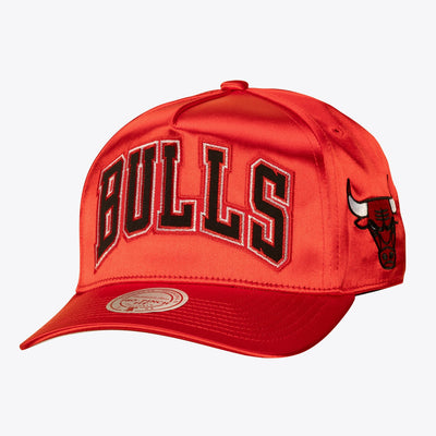 Mitchell & Ness Chicago Bulls Red Zig Zag Satin Pro Pinch Snapback Hat