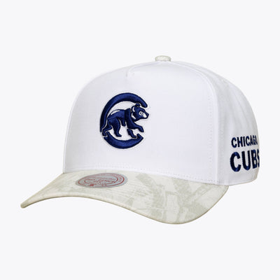 Mitchell & Ness Chicago Cubs White Ghosted Pro Pinch Snapback Hat