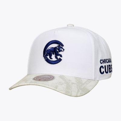 Mitchell & Ness Chicago Cubs White Ghosted Pro Pinch Snapback Hat