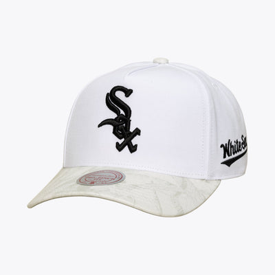 Mitchell & Ness Chicago White Sox White Ghosted Pro Pinch Snapback Hat