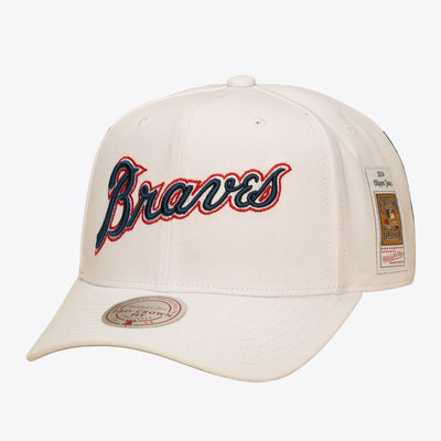Mitchell & Ness Chipper Jones Atlanta Braves 2004 Cream Cooperstown Jersey Cut Pro Crown Snapback Hat