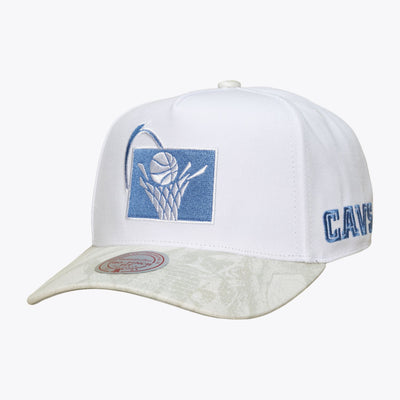 Mitchell & Ness Cleveland Cavaliers White Hardwood Classics Ghosted Pro Pinch Snapback Hat