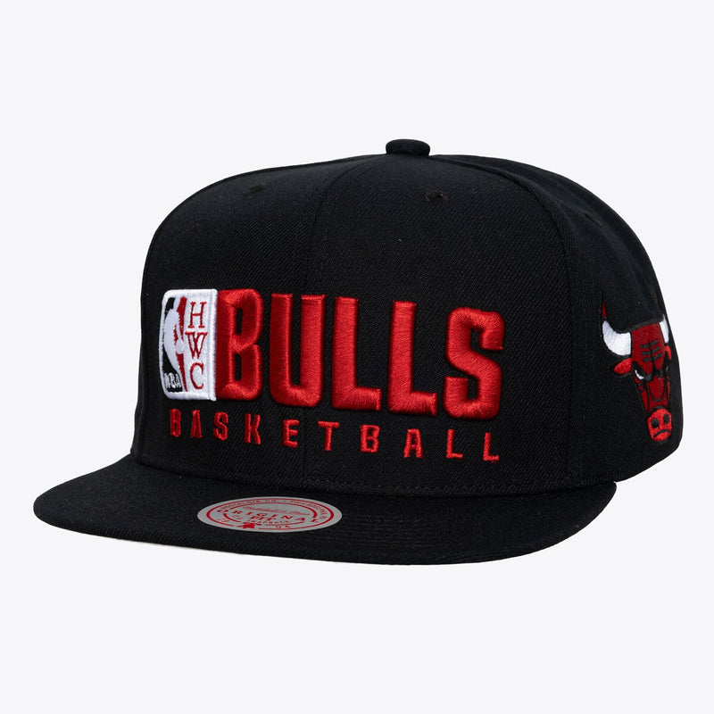 Chicago Bulls Mitchell & Ness Hardwood Classics Old School Stacked Text Snapback Hat - Black