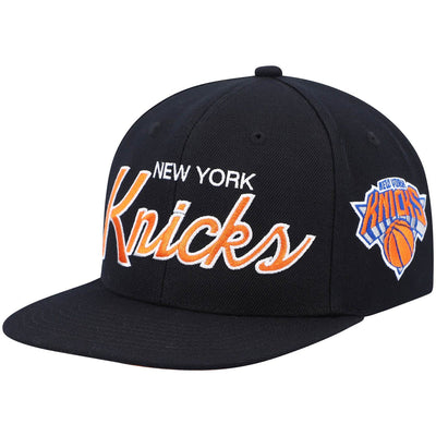 New York Knicks Mitchell & Ness Hardwood Classics Script 2.0 Snapback Hat - Black
