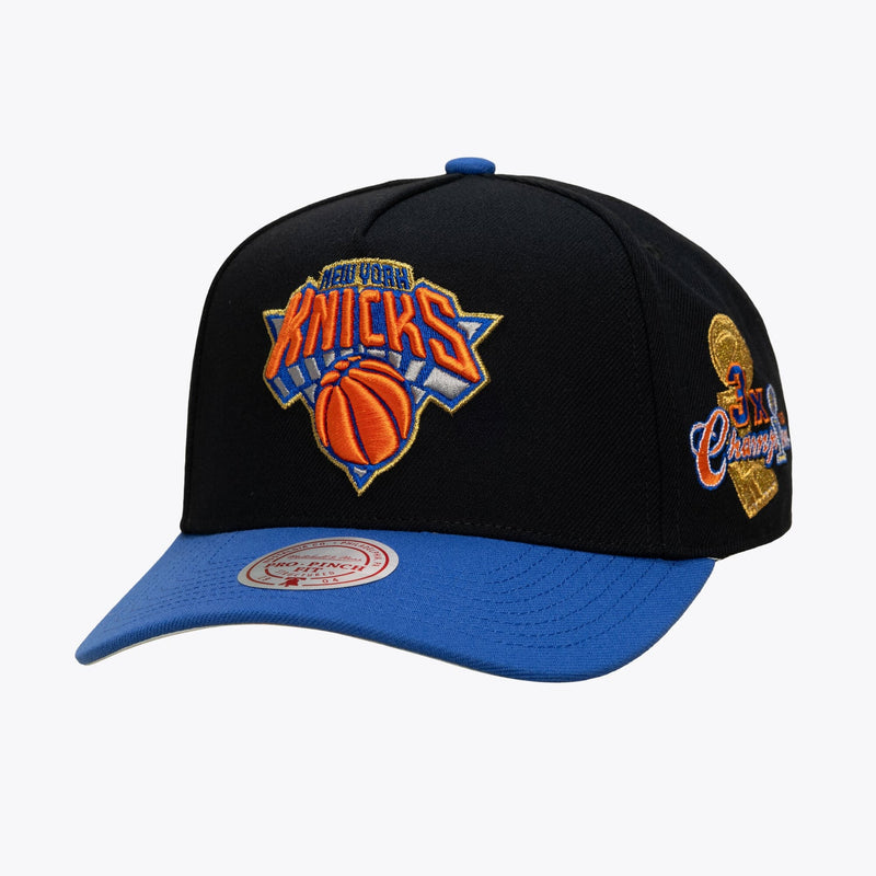 New York Knicks Mitchell & Ness Three-Time NBA Champions Banner Pro Pinch Snapback Hat - Black