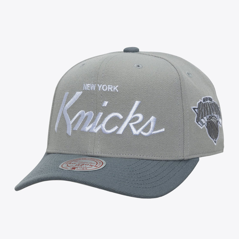 New York Knicks Mitchell & Ness Thunderstorm Head Coach Pro Crown Snapback Hat - Gray
