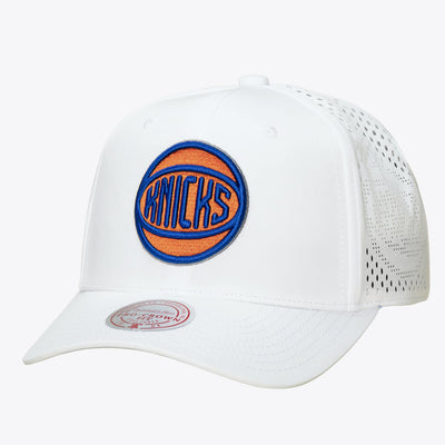New York Knicks Mitchell & Ness Perfect Lightweight Pro Crown Adjustable Hat - White