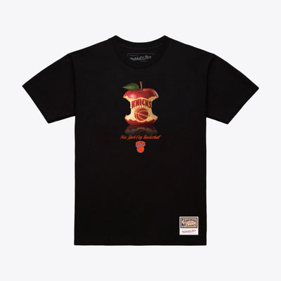 Mitchell & Ness New York Knicks Black Court Apple T-Shirt