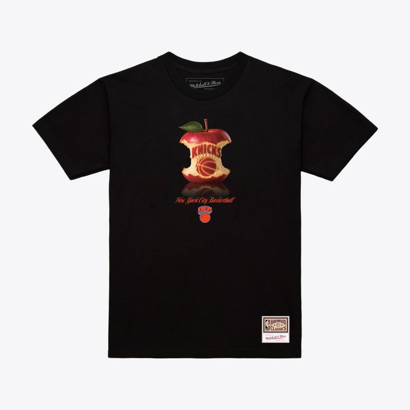 Mitchell & Ness New York Knicks Black Court Apple T-Shirt