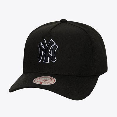 Mitchell & Ness New York Yankees Black & White Pro Pinch Snapback Hat