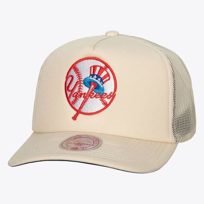 Mitchell & Ness New York Yankees Cream Cooperstown Evergreen Trucker Adjustable Hat