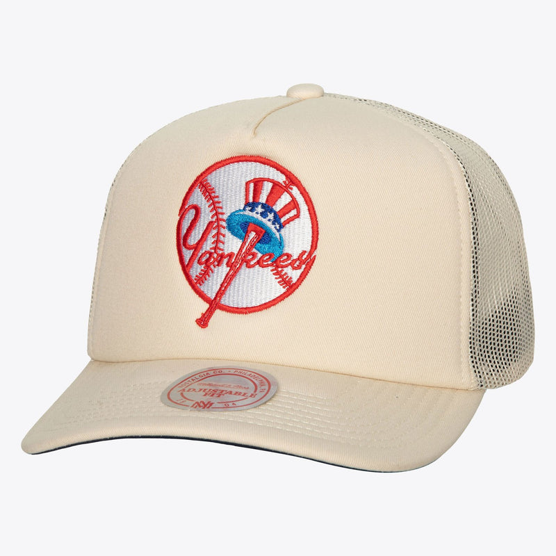 Mitchell & Ness New York Yankees Cream Cooperstown Evergreen Trucker Adjustable Hat