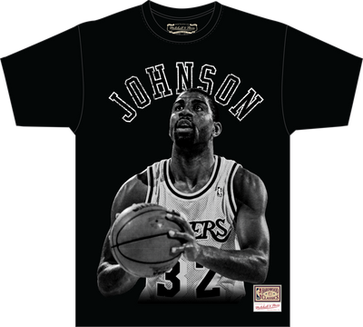 Mitchell & Ness Magic Johnson Los Angeles Lakers Black Center of Attention T-Shirt