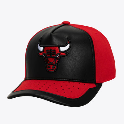 Mitchell & Ness Chicago Bulls Black/Red Day One Pro Pinch Snapback Hat